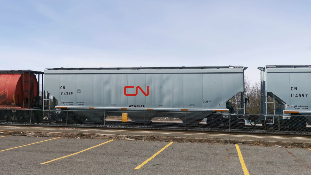 CN 114289